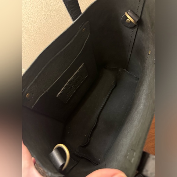 Portland Leather Medium Tote Bag in Full Grain Black Leather - Picture 11 of 12